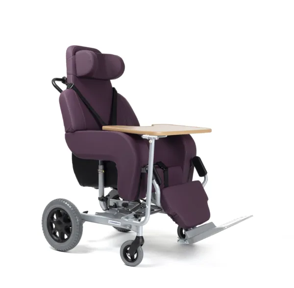 Coraille Prune - 3Q view - footplate Wózek specjalny pielęgnacyjny CORILLE